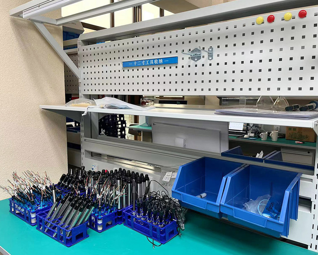 Sistema de organizaci&oacute;n de componentes y piezas del sensor de agua