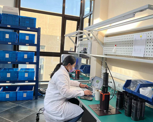 Inspecci&oacute;n de calidad de sensores de agua multiparam&eacute;ter