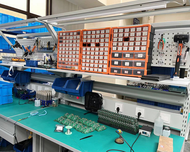 Conjunto de placa de circuito para dispositivos de monitoreo de agua